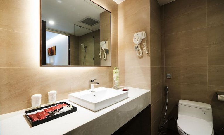 Le More Hotel