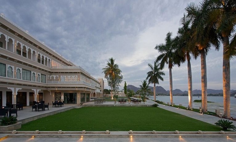 Hotel Lakend