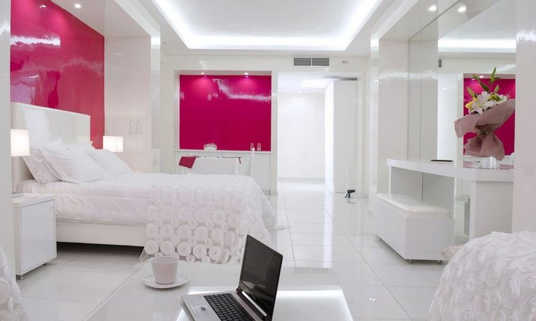 Athens Status Suites