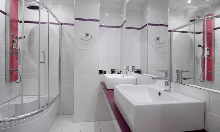 Athens Status Suites