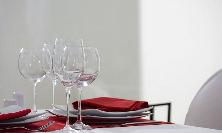 Athens Status Suites