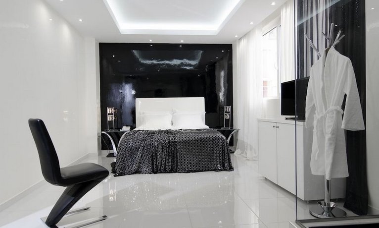 Athens Status Suites