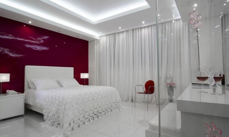 Athens Status Suites