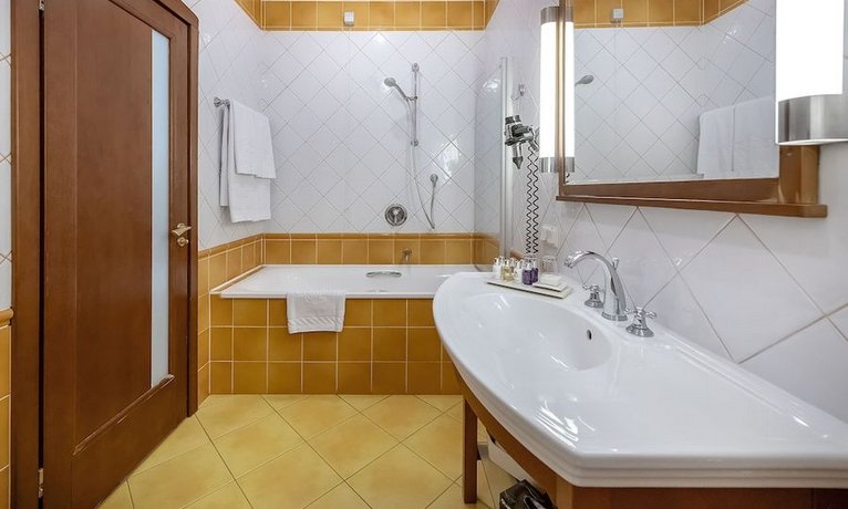 Grotthuss Boutique Hotel