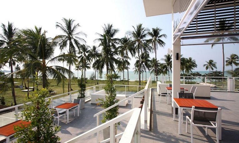 Kantary Beach Hotel Villas & Suites