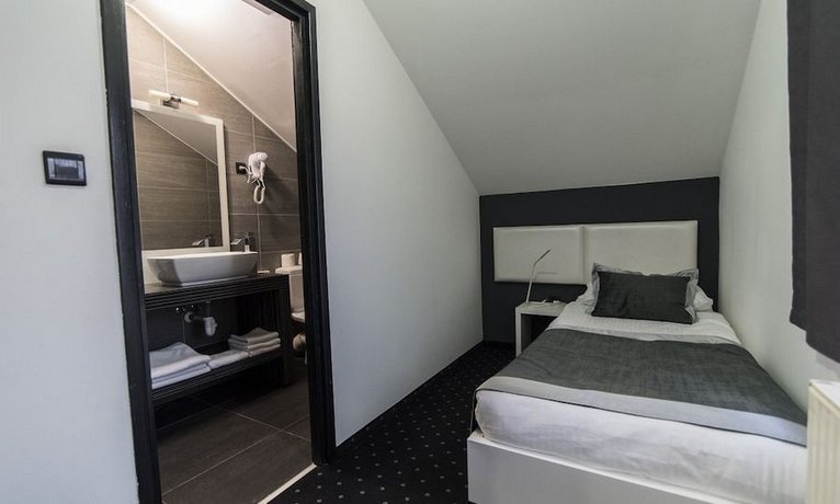 Hotel Cool Zagreb Airport