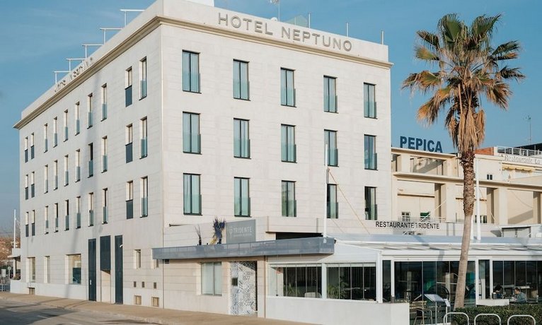 Hotel Neptuno Valencia Tourist Info Valencia Playa Spain thumbnail