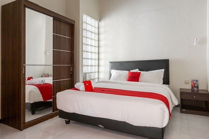 RedDoorz @ Soekarno Hatta
