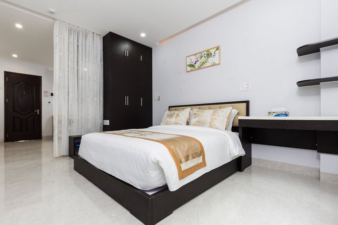 Beachside Hotel and Apartment