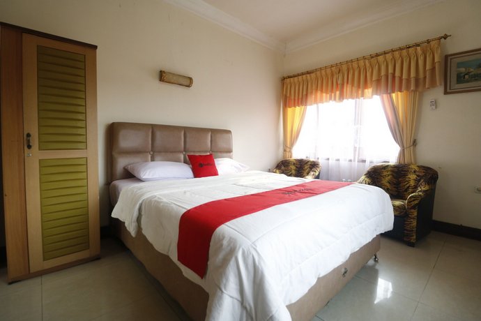 RedDoorz @ Cibogo Puncak Bogor