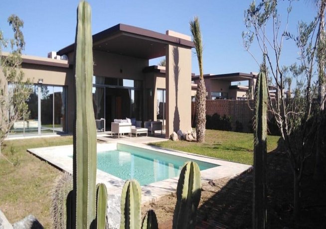Palms Edge