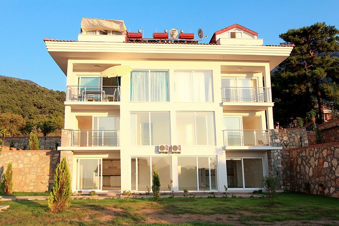 Garden Apartments G3 by Turkish Lettings