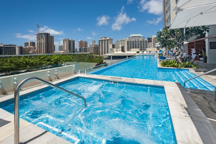 Real Select Vacations at The Ritz-Carlton Residences Waikiki Beach