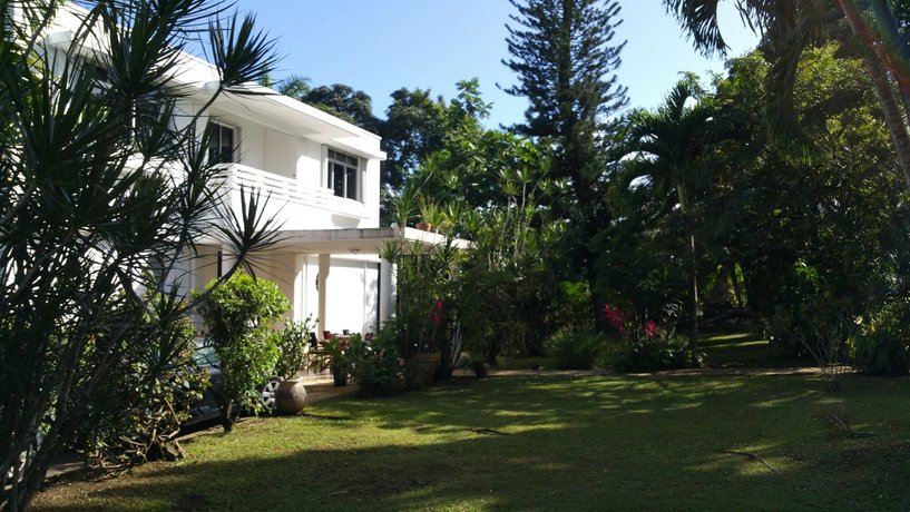 Habitation Villa Les Cassias