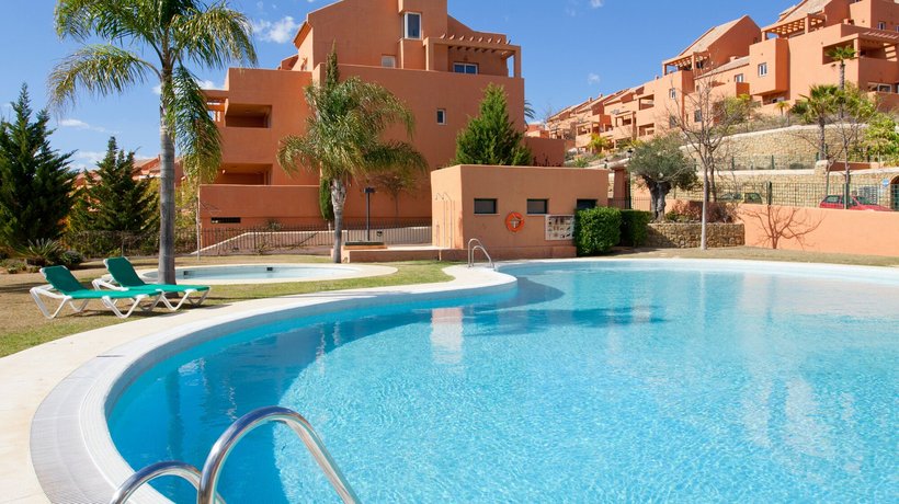 3 Bedroom Apartment with Jacuzzi JO2