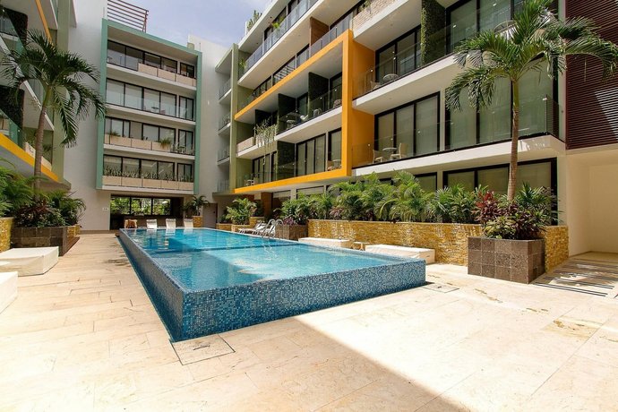 Studio close to 5th Av w/ Amazing Roof Pool View Gym Spa and more