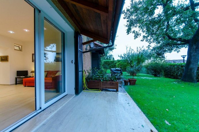 Hintown Golf Garlenda - Charming Villa Guest House Villanova d'Albenga International Airport Italy thumbnail