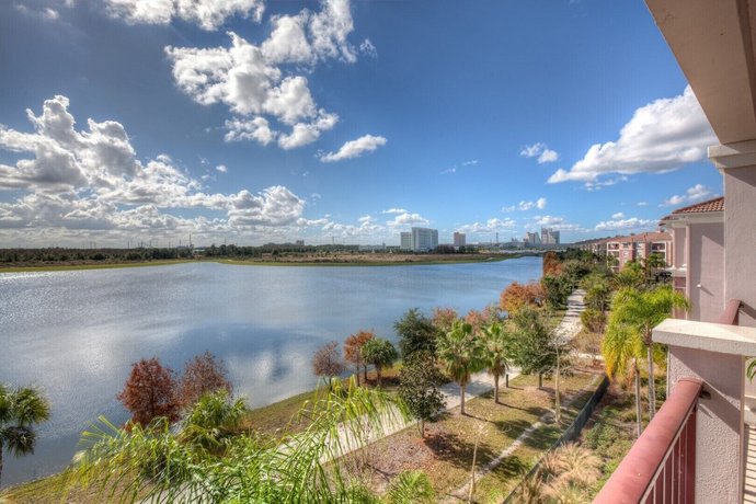 Lakeview Executive Penthouse