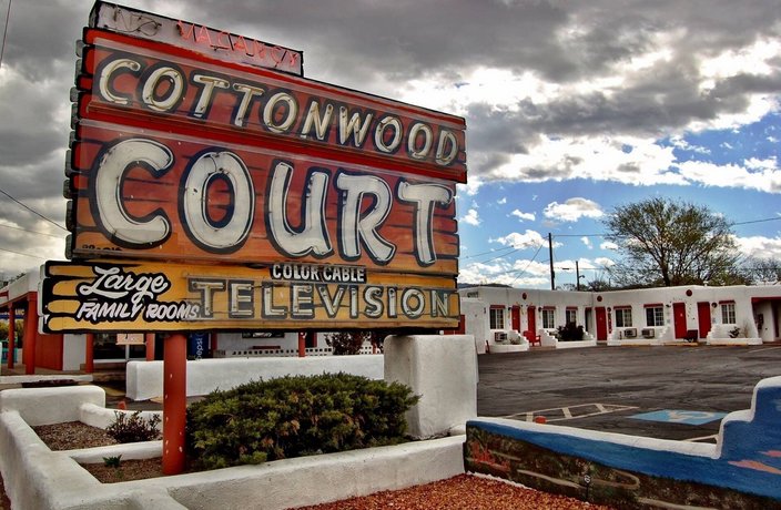 Cottonwood Court