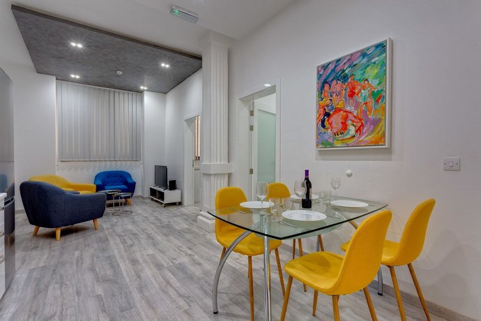 Stylish 3BR Apartment Fantastic Location in Sliema
