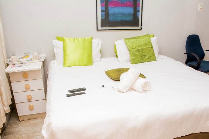 Green on minni Guest House