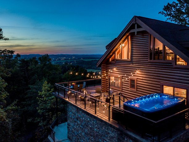 Tanglewood Mountain Lodge 8 Bedrooms 5 Bathrooms Home
