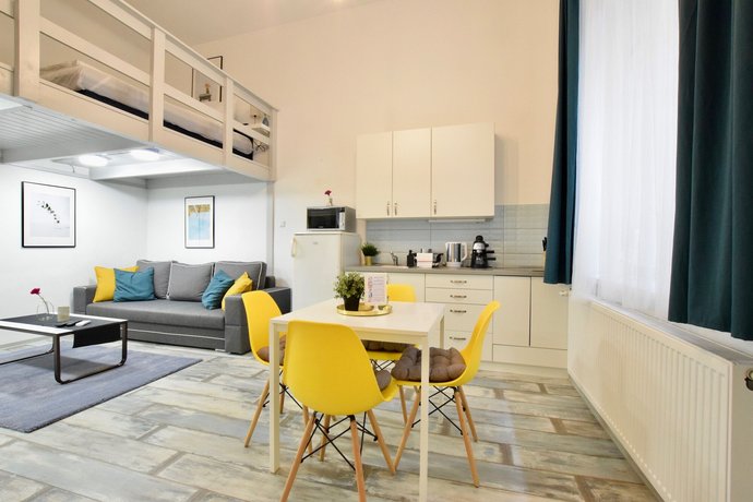 Creative Apartment - Akacfa 59