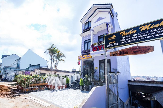 OYO 728 Thy Thy Hotel