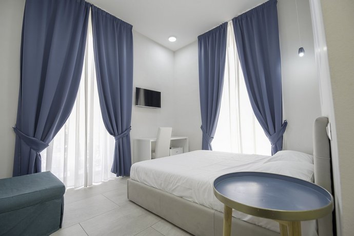 La Chambre Naples