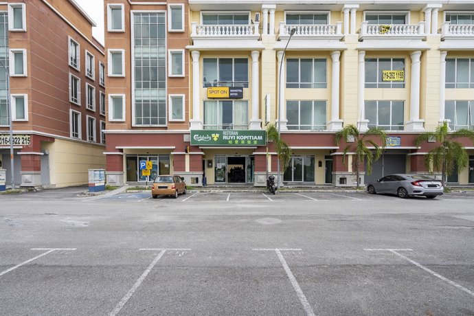 Spot On 89753 Sohotel