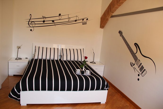 Emilia Levante Musica