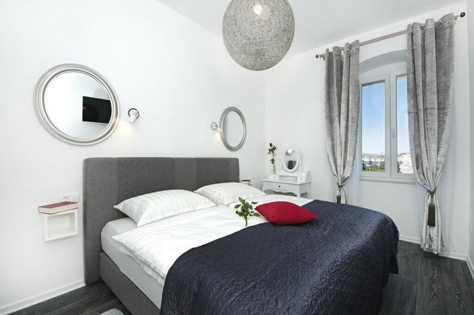 Apartments Mihaela Split