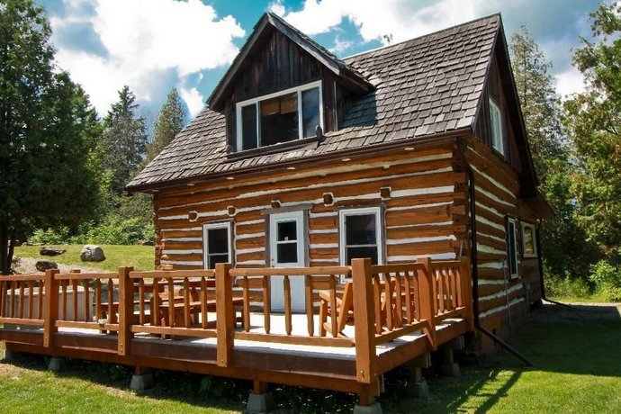 Little Picky Lodge Coulonge Chutes Canada thumbnail