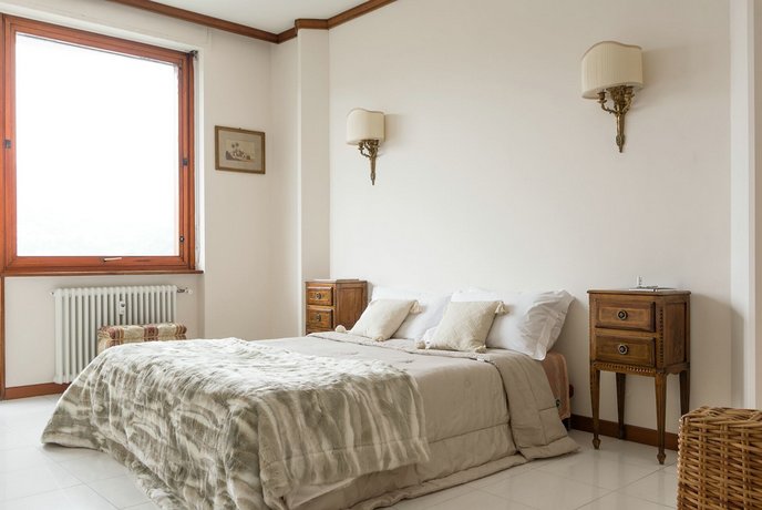 Piazza Cavour Lake View - byMyHomeinComo
