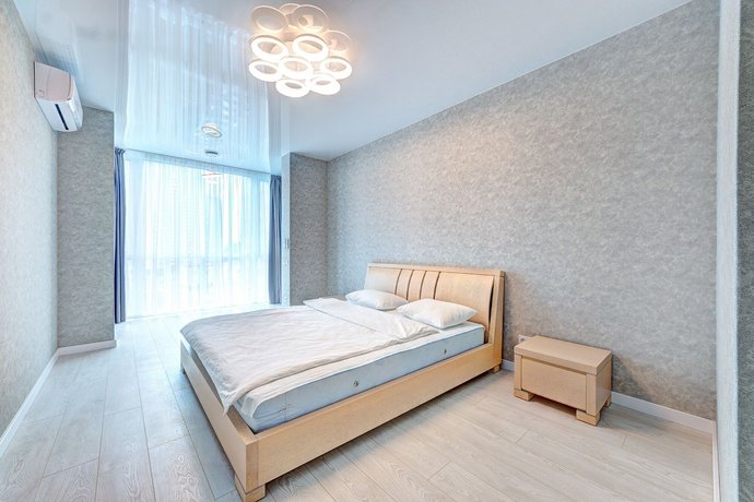 Apartment Voskresenska 18