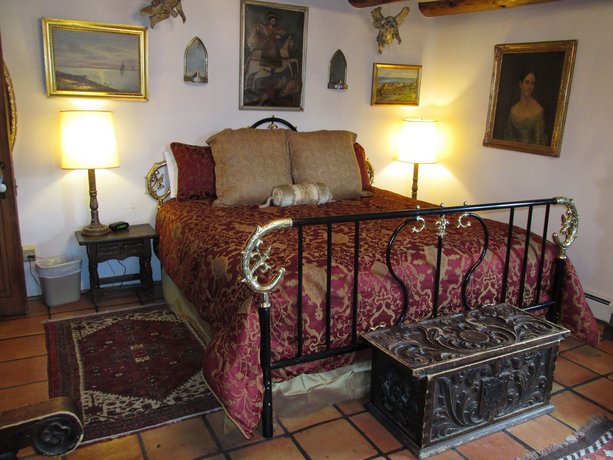 La Dona Luz Inn an Historic B&B