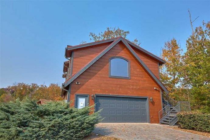 Journey's End- Five-Bedroom Cabin