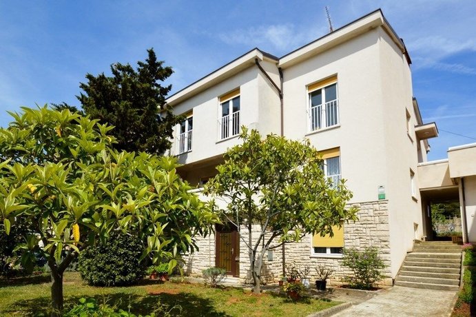 Apartment Nela 23