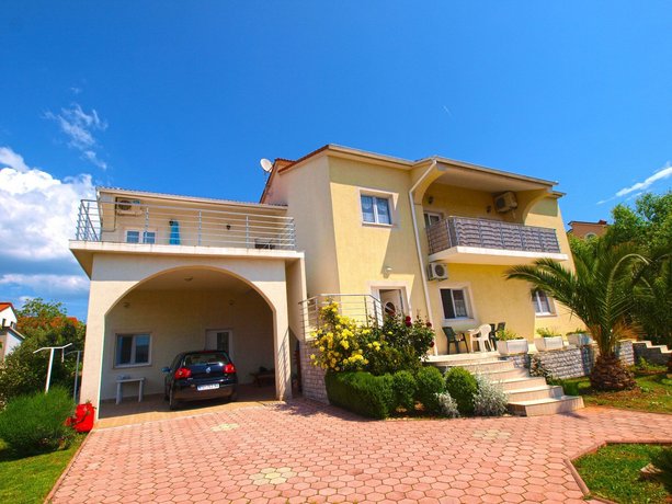 Apartment Veli Vrh 72
