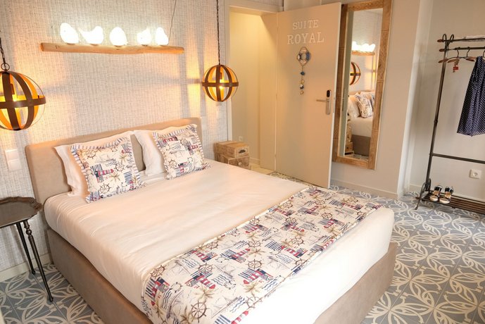 Royal Beach Hostel