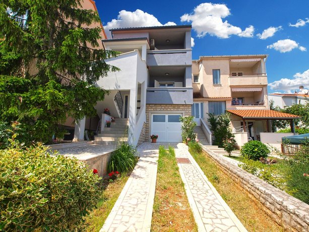 Apartments Nadija 1366