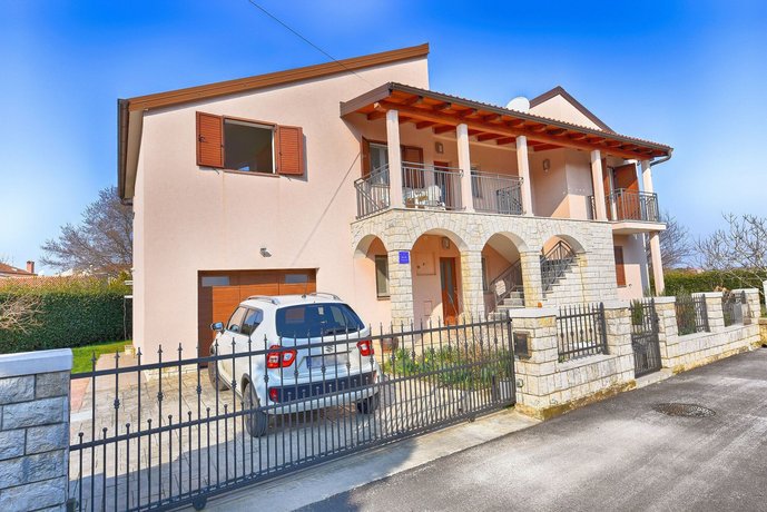 Apartment Monfiorenzo 1551