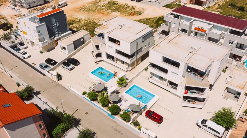 Danivan Pool Villas