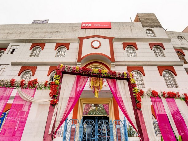 OYO Flagship 27968 Vishwakarma Palace