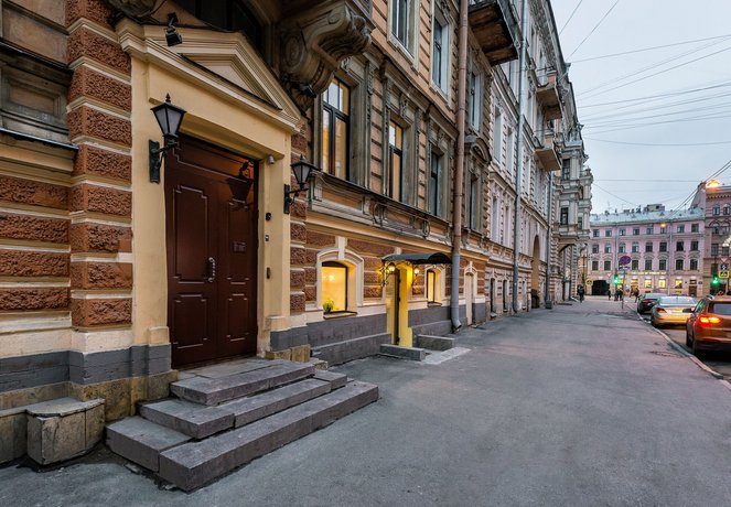 Staronevsky Dom