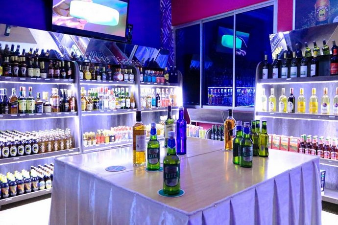 Sakawa Towers County Hotel
