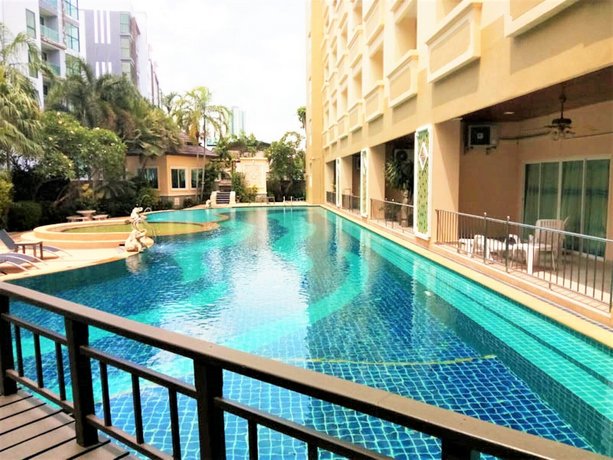 Large studio condo Jomtien