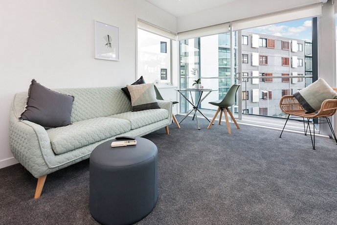 Charming 1 bdrm in Prime Viaduct Location