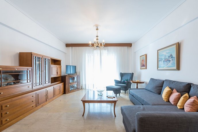 Vintage Acropolis Apartment