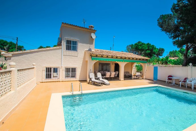 Linea - sea view villa with private pool in Teulada